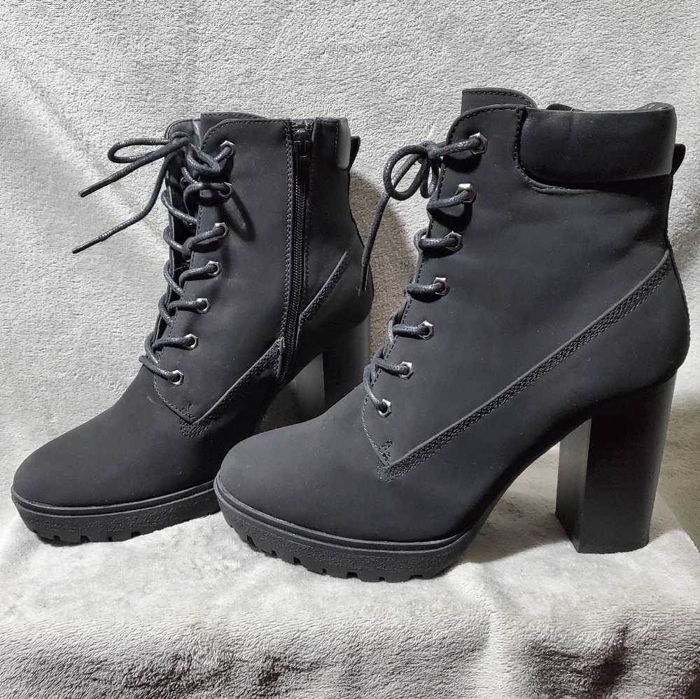 Fashion Nova NWOT Combat Lace Up Look Heeled Booties Black Size 10